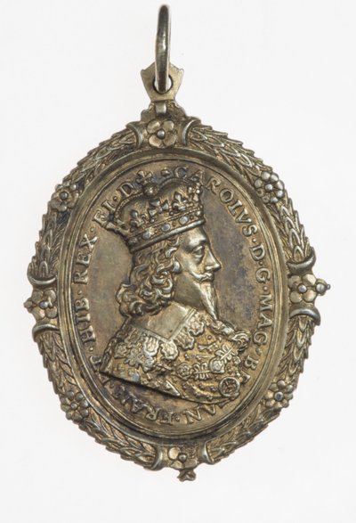 Odznak příznivců Karla I. a Henriety Marie, kolem roku 1649 (stříbrně zlacený) od Thomas Rawlins