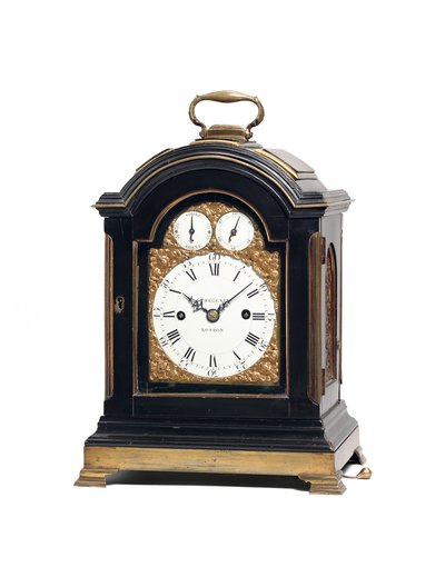 Nárazné stolní hodiny George III, cca 1770 (dřevo, sklo a kov) (viz také 491922) od Thomas Wagstaff or Wagstaffe