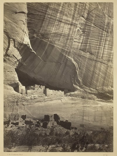 Starověké ruiny v Canyon de Chelly, N.M., ve výklenku 50 stop nad současným korytem Canyonu, 1873 od Timothy OSullivan