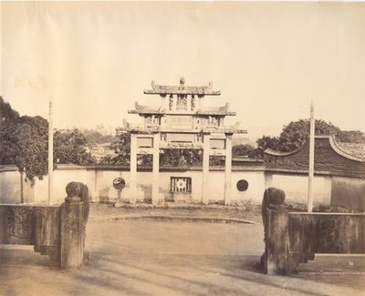 Triumphal Arche, Foochow, ca. 1869. od Tung Hing.