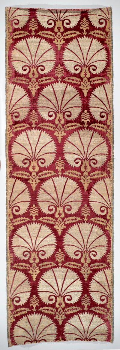 Textilní panel s karafiátovým vzorem (samet, hedvábí a kovem obalené hedvábí) od Turkish School