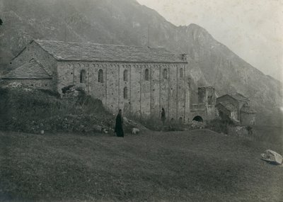 Opatství San Pietro al Monte, Civate, Lombardie, Itálie, fotografie Ugo Monneret de Villard, kolem roku 1910 od Ugo Monneret de Villard
