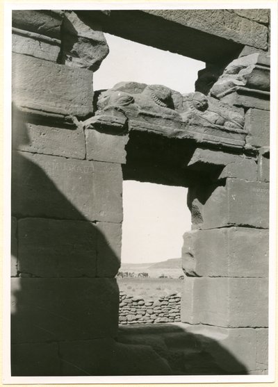 Architektura v chrámu, Naqa, Súdán, fotografie Ugo Monneret de Villard od Ugo Monneret de Villard