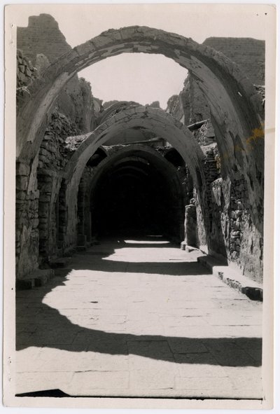 Galerie 94 na jih, klášter svatého Simeona, Asuán, Egypt, fotografie Ugo Monneret de Villard od Ugo Monneret de Villard