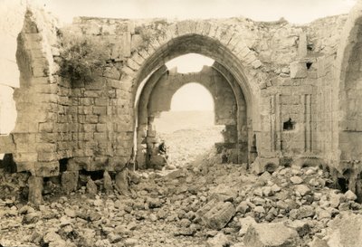 Interiér byzantské baziliky, Ammán, Jordánsko, fotografie Ugo Monneret de Villard, kolem roku 1920 od Ugo Monneret de Villard