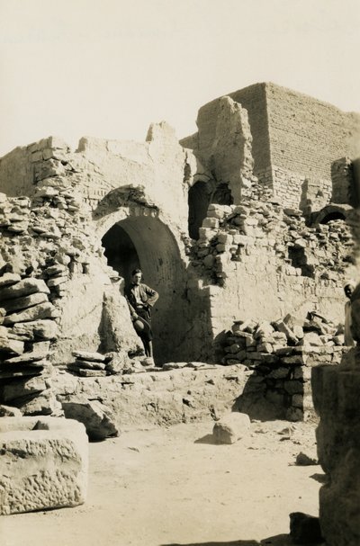 Interiér velké pevnosti (qasr) kláštera svatého Simeona, Asuán, Egypt, fotografie Ugo Monneret de Villard od Ugo Monneret de Villard