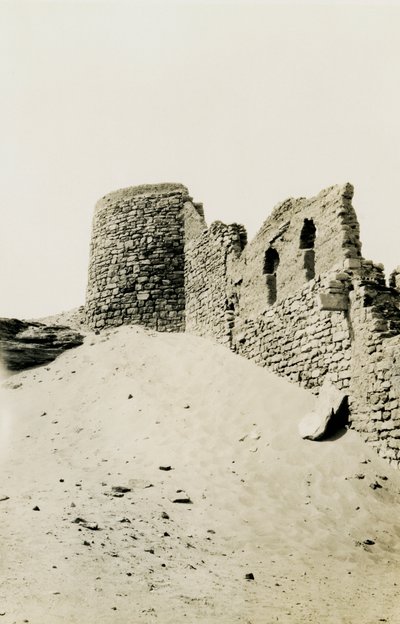 Věž kláštera svatého Simeona, Asuán, Egypt, fotografie Ugo Monneret de Villard od Ugo Monneret de Villard