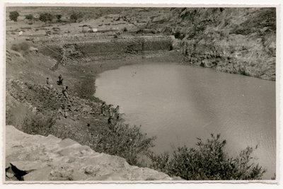 Vodní nádrž u Axumu, Etiopie, fotografie Ugo Monneret de Villard od Ugo Monneret de Villard