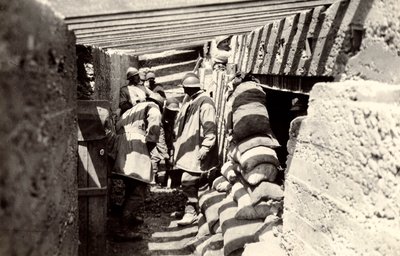 Nové italské zákopy, po postupu na rakouské území na předměstí Selz, během I. světové války, 4.-7.1916 (čb foto) od Ugo Ojetti