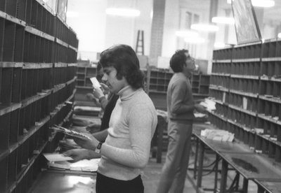 613 1 2a Mail Sorting Center rue du Louvre PTT Post Office leden 1971 od Unbekannt