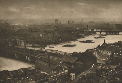 A Farewell Look at Wonderful London from Cross on St. Pauls Dome, c1935. od Unbekannt