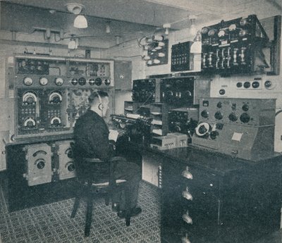 Bezdrátový operátor Marconi přijímající bezdrátové zprávy, když císařovna Británie překračuje Atlantik od Unbekannt