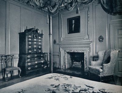 New England Chest-on-Chest s Bombe Base v jedné z ložnic paláce ve Williamsburgu, od Unbekannt