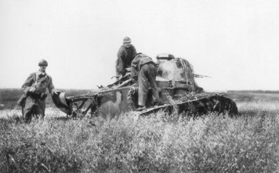 Rozbitý francouzský lehký tank, Villers-Cotterets, Aisne, Francie, 1918 od Unbekannt
