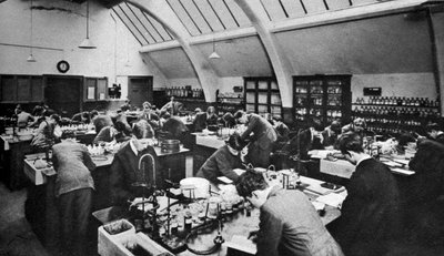 Laboratoř na londýnské polytechnice, 1926-1927 od Unbekannt