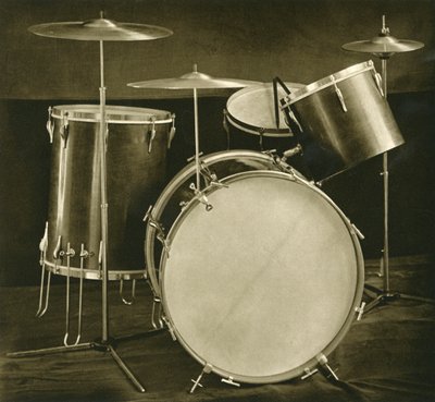 Soubor bicích nástrojů bicí a činely československé výroby, 1948 od Unbekannt