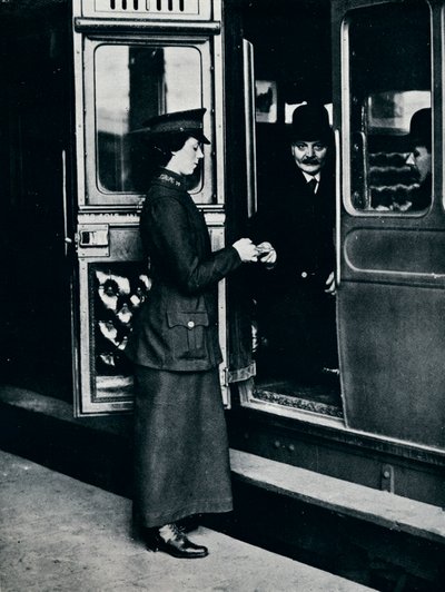 Žena inspektorka jízdenek v práci, c1914 od Unbekannt