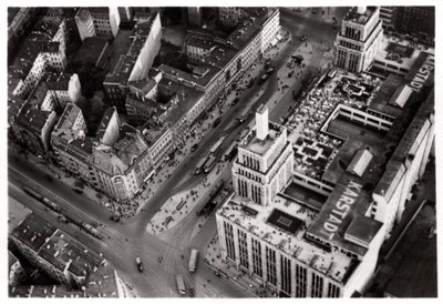 Letecký pohled na Hermannplatz, Berlin Neukoelln, Německo, ze Zeppelinu, c1931 1933 od Unbekannt