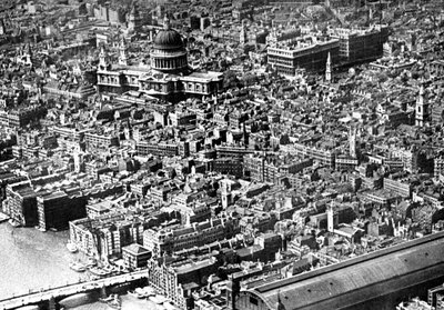 Letecký pohled na Londýn, ukazující St Pauls Cathedral, 1926 od Unbekannt