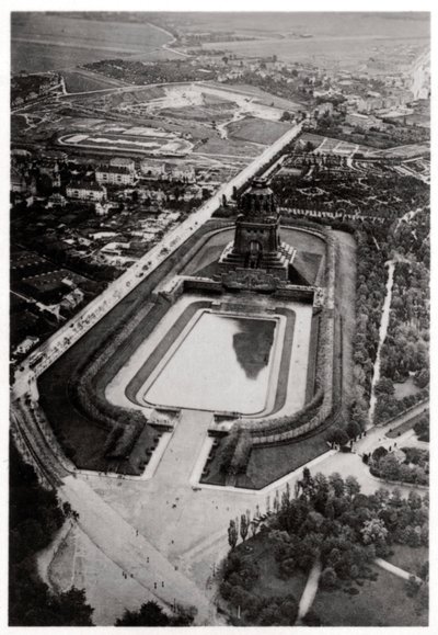 Letecký pohled na Volkerschlachtdenkmal, Lipsko, Německo, ze Zeppelinu, c1931 1933 od Unbekannt