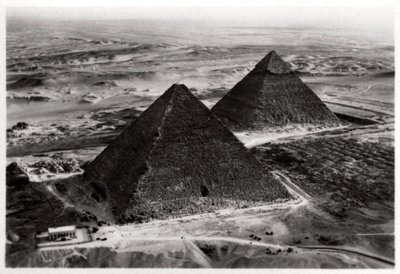 Letecký pohled na pyramidy v Gíze, Egypt, ze Zeppelinu, 1931 1933 od Unbekannt