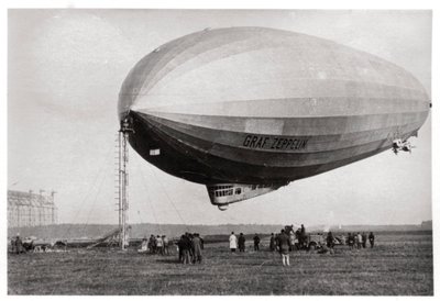 Vzducholoď LZ127 Graf Zeppelin kotvící v Loewental, Německo, 1933 od Unbekannt