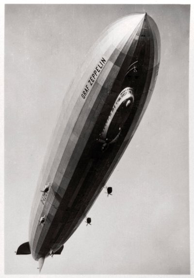 Vzducholoď LZ127 Graf Zeppelin, pohled zdola, 1933 od Unbekannt