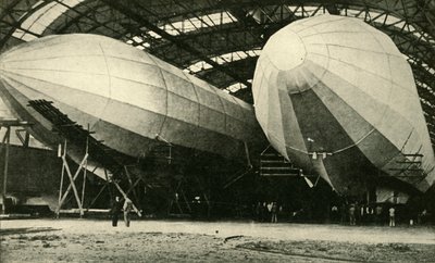 Vzducholodě v hangáru, první světová válka, 1914, c1920. od Unbekannt