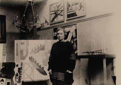Alexandra Exter ve svém pařížském studiu. od Unbekannt