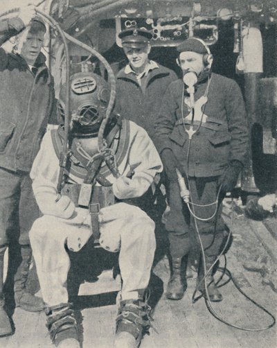 American Naval Diver nosí tříprsté vodotěsné gumové rukavice, 1937 od Unbekannt