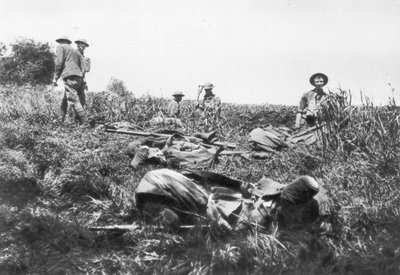 Američtí námořníci kopající zákopy, Lucy-le-Bocage, Francie, 1. června 1918 od Unbekannt