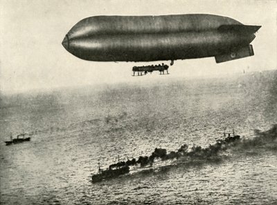 Vzducholoď doprovázející konvoj, 1919. od Unbekannt