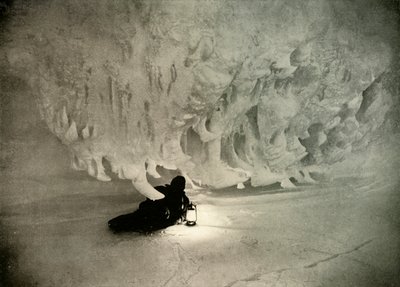 Ledová jeskyně v zimě, c1908, 1909. od Unbekannt