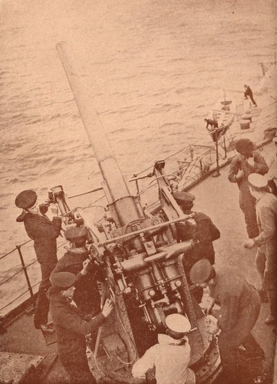 Protiletadlové dělo v akci na britské bitevní lodi, c1917 1919 od Unbekannt