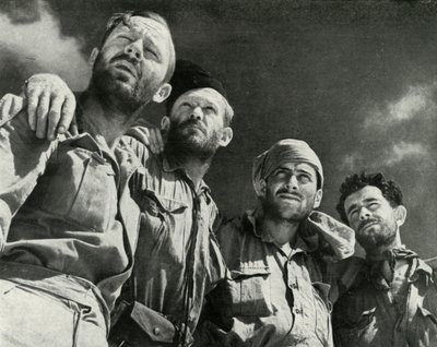 Když Němci zaútočili na Alamein, tito čtyři muži vstoupili do britských linií, c1942-1943, 1945 od Unbekannt