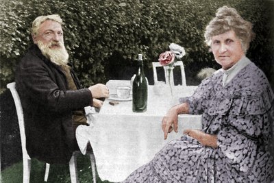 Auguste Rodin - Rodin a jeho manželka v jejich zahradě v Meudonu, c1925 od Unbekannt