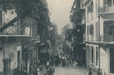 Balkonové budovy lidnaté obchodní silnice vedoucí na východ a západ, c1935 od Unbekannt