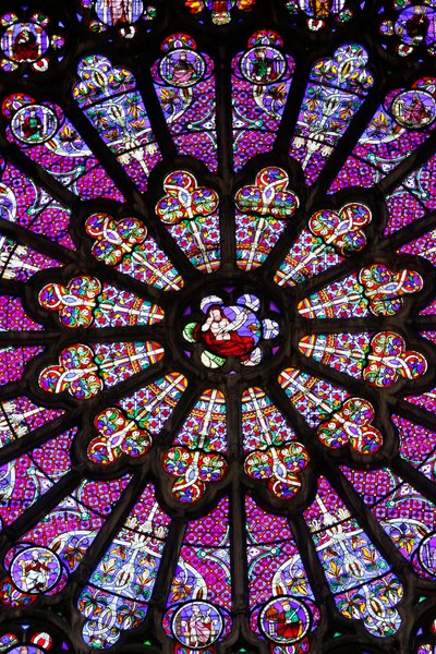 Bazilika sv, Denis, severní transept, vitráže (detail), růžové okno nad střední bránou, Saint-Denis, Francie od Unbekannt