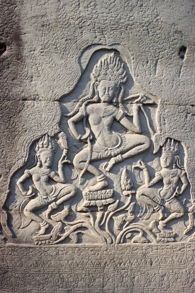 Bayonští nebeští tanečníci vytesaní do pilíře, Siem Reap, Kambodža od Unbekannt