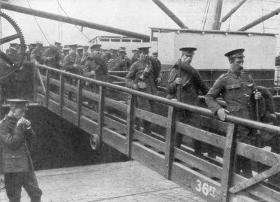 Britští vojáci se vyloďují ve Francii, 7. srpna 1914 od Unbekannt