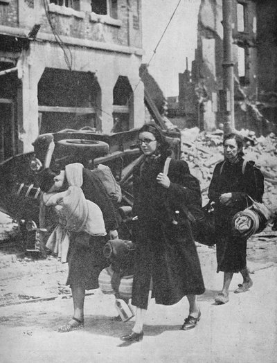 Britští vojáci se drží v Lovani, když uprchlíci opouštějí město, 1940, 1940 od Unbekannt
