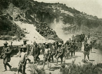 Britské jednotky s tureckými zajatci, první světová válka, 1915, c1920. od Unbekannt