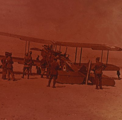 Rozbité britské letadlo, c1914-c1918. od Unbekannt
