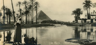 Káhira - Čas povodní u pyramid, c1918-c1939. od Unbekannt