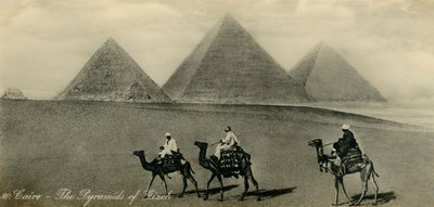 Káhira: Pyramidy v Gizeh, c1918-c1939. od Unbekannt