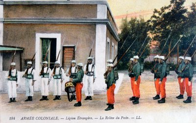 Střídání stráží, Francouzská cizinecká legie, c1910 od Unbekannt