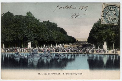 Chateau de Versailles: návštěvníci před nádrží tanků Apollo v parku - pohlednice z roku 1905 od Unbekannt