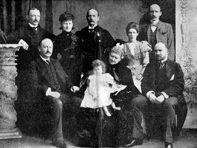 Plukovník Robert Baden-Powell a jeho matka, sestra a čtyři bratři, 1900. od Unbekannt