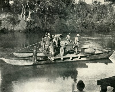 Přeprava motorové dopravy přes řeku Mbaka, Německá východní Afrika, 1919. od Unbekannt