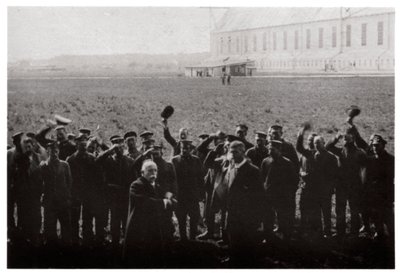 Hrabě Zeppelin pozdraven členy námořní flotily vzducholodí, Německo, 1914-1917 1933 od Unbekannt